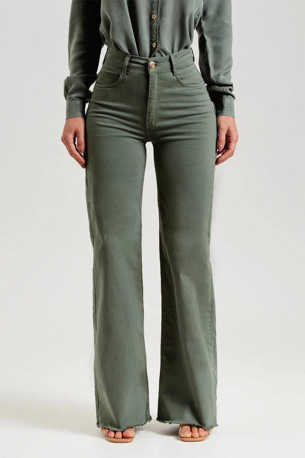 Wide Leg Shaping Jeans with Super High Waist and Frayed Hems in Green